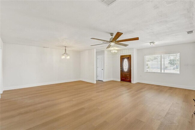 Building Photo - 7012 Pin Cherry Ln