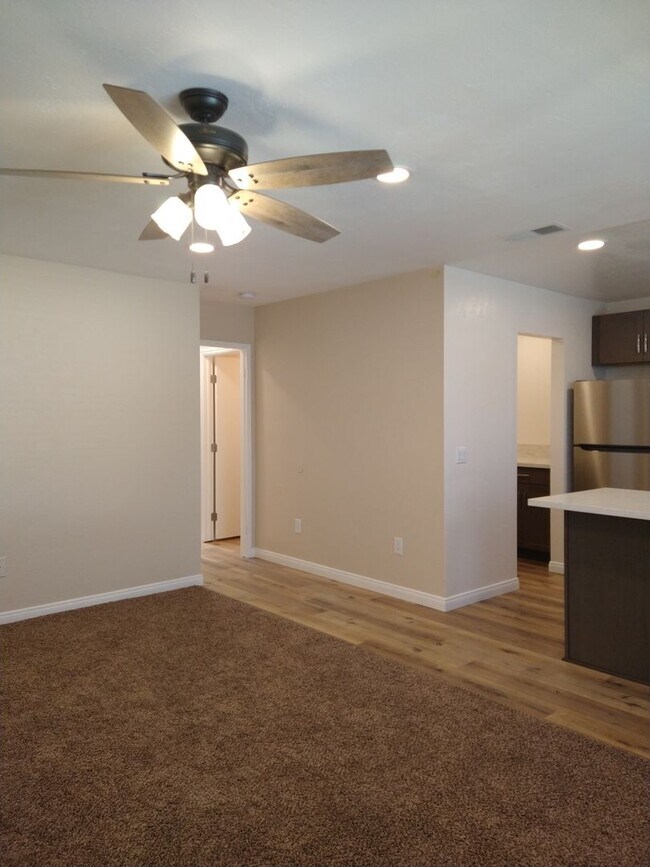 Building Photo - ALL UTILITIES INCLUDED! 3 Bed / 1 Bath Rem...