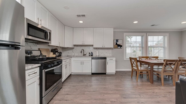 Building Photo - 48 E Reed Ave