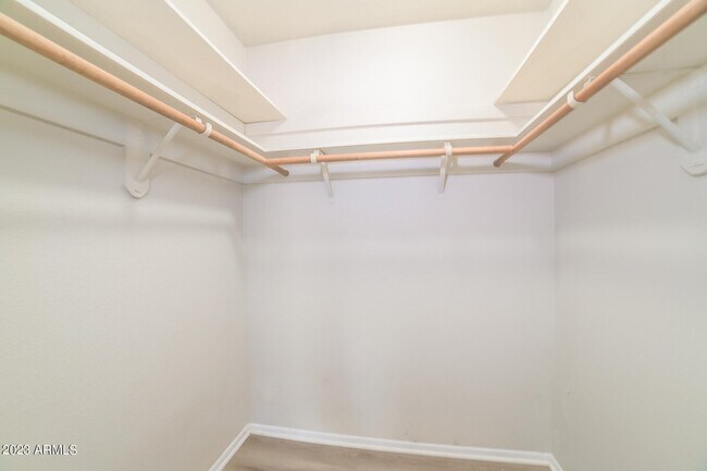 Building Photo - 10347 W Hazelwood Ave