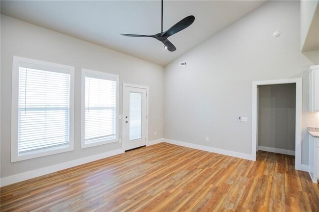 Building Photo - 903 Seaborn Way
