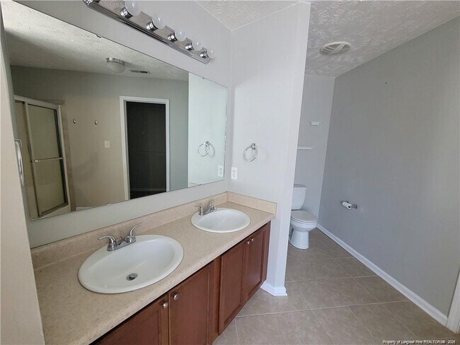 Building Photo - 3608 Crosswinds Dr