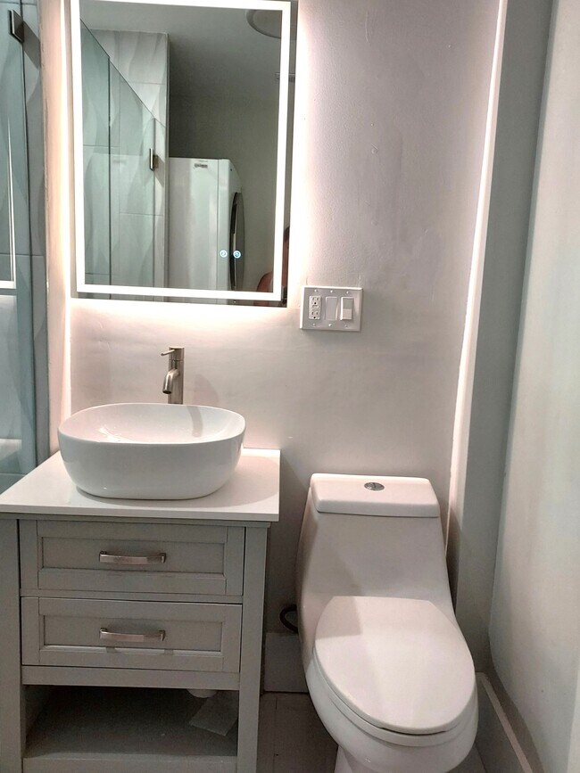 Building Photo - 9 Spring Garden St