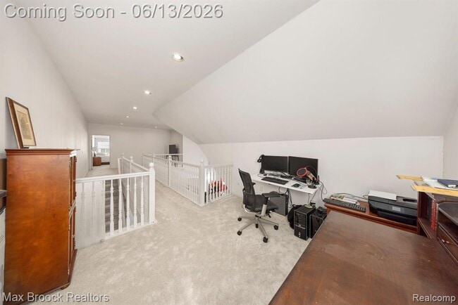 Building Photo - 160 Tiffany Ln Pvt
