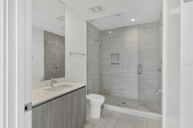 Building Photo - 301 QUAY Cmn