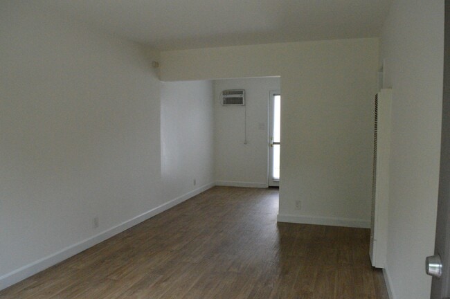 Building Photo - 214 S Bandy Ave