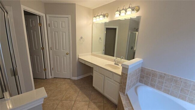 Building Photo - 6099 Prestwood Dr