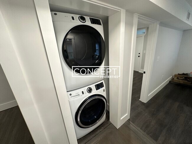 Building Photo - 118 Marginal St