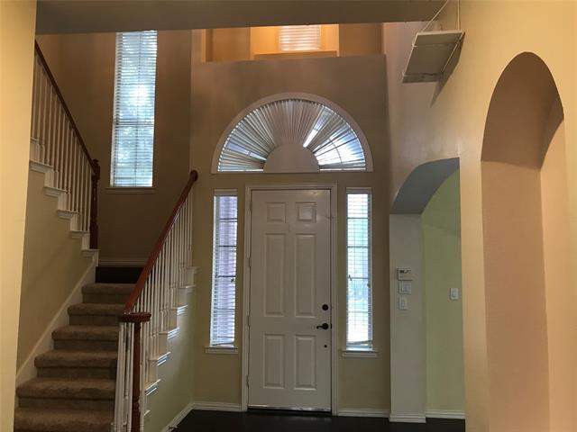 Building Photo - 2042 Fox Glen Dr