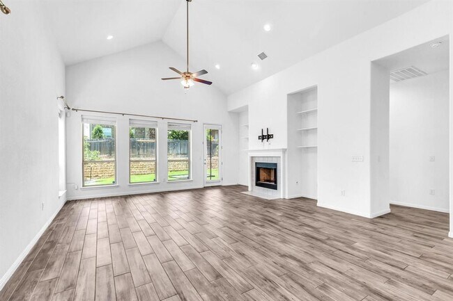 Building Photo - 2907 Zelma Dr