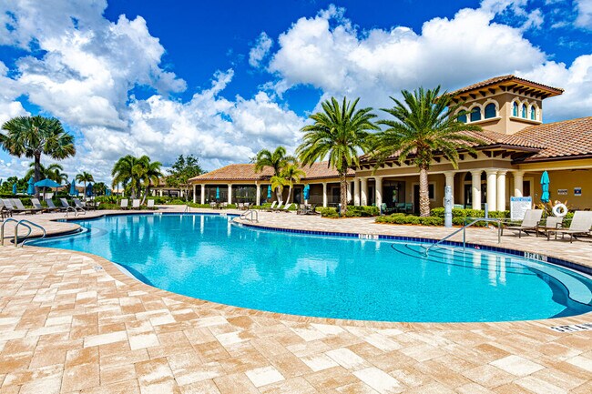 Building Photo - 559 SE Villandry Way