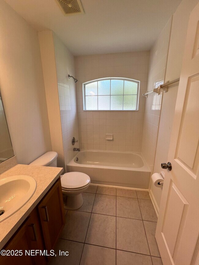 Building Photo - 1815 Green Springs Cir