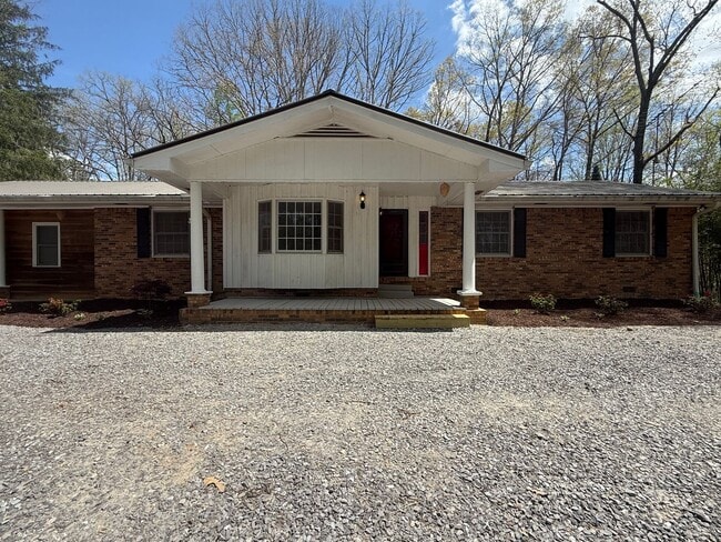 Building Photo - Lance Road Duplex