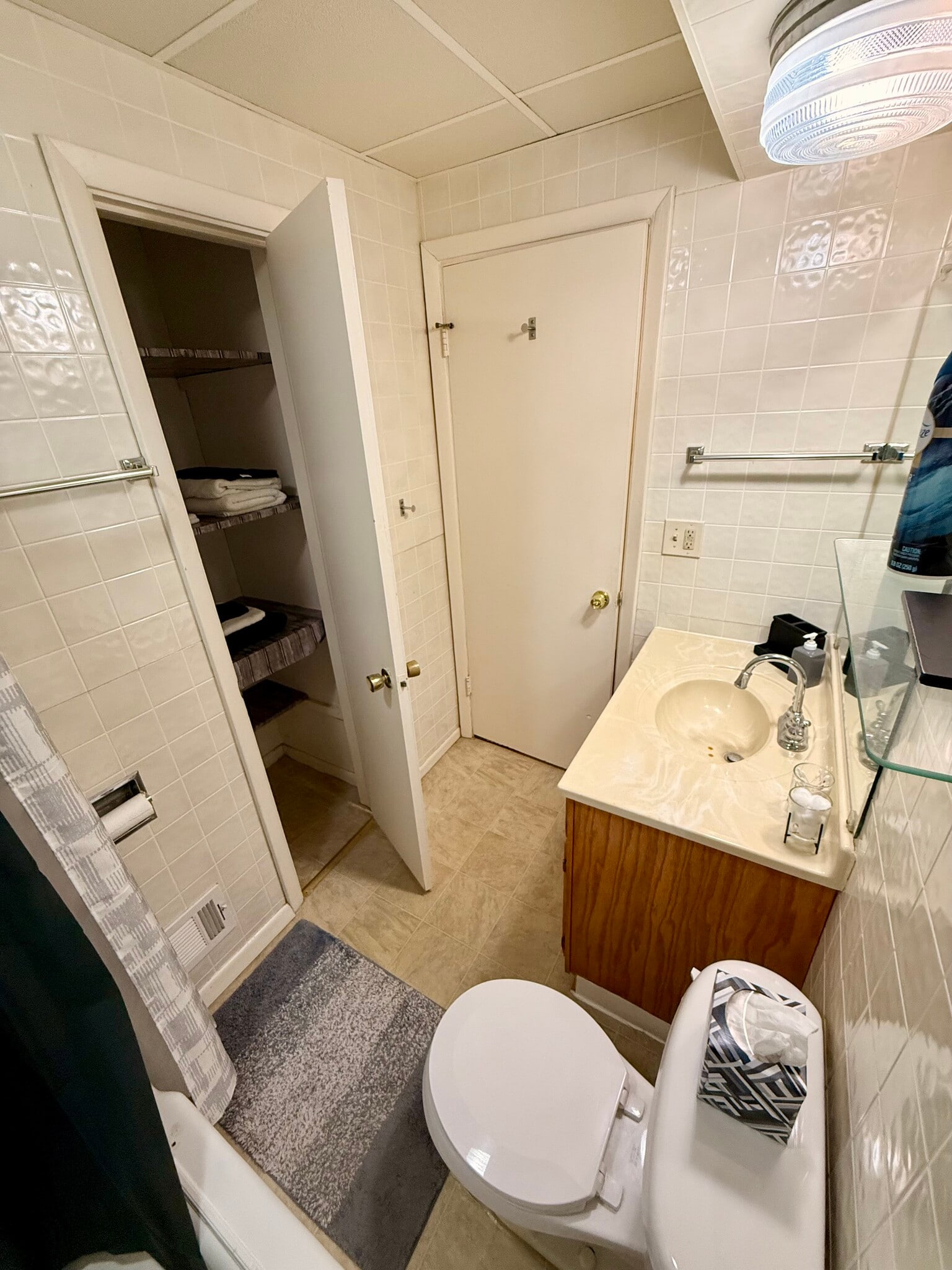 Building Photo - 310 Poplar St