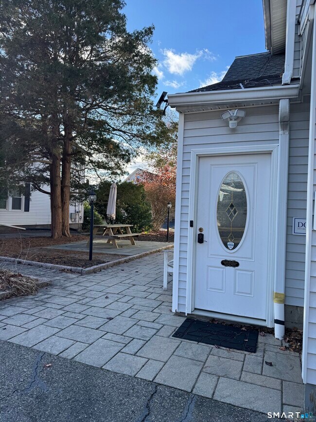 Building Photo - 444 Prospect St