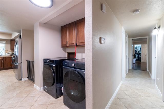 Building Photo - 5000 Latham Dr