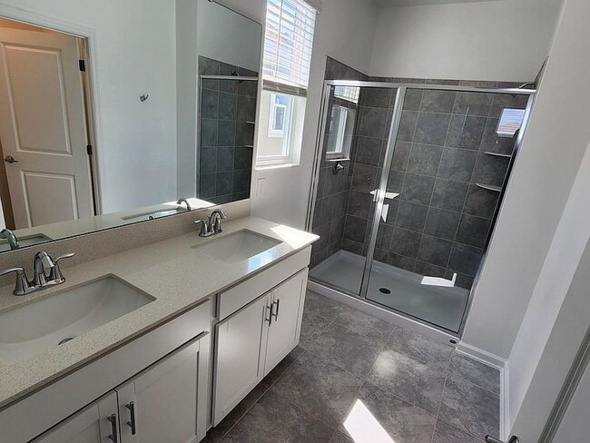 Building Photo - 4-Bed, 3-Bath Haven on Parable Way, Winter Garden!"