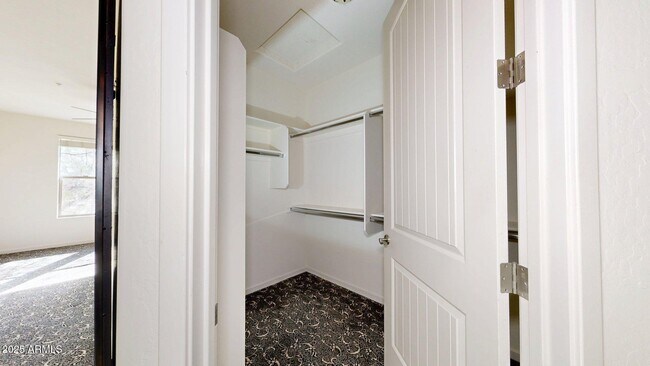 Building Photo - 10260 E White Feather Ln