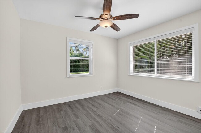 Building Photo - 954 SE 7th St