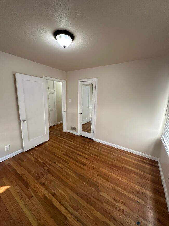 Building Photo - CHK1903