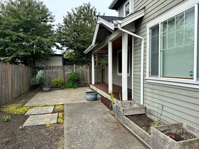 Building Photo - 5bd/2.5ba Renton House