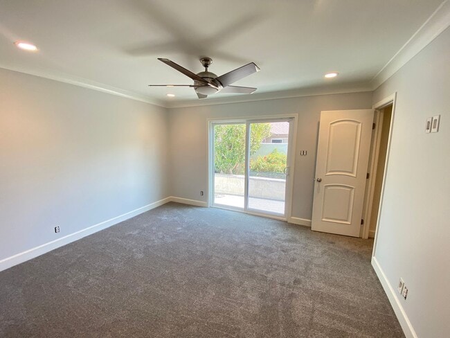 Building Photo - Gorgeous 3 bedroom 2 bath single family ho...