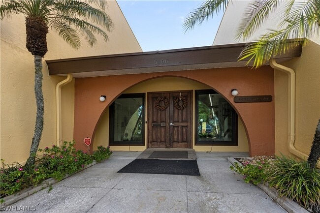 Building Photo - 6142 Whiskey Creek Dr