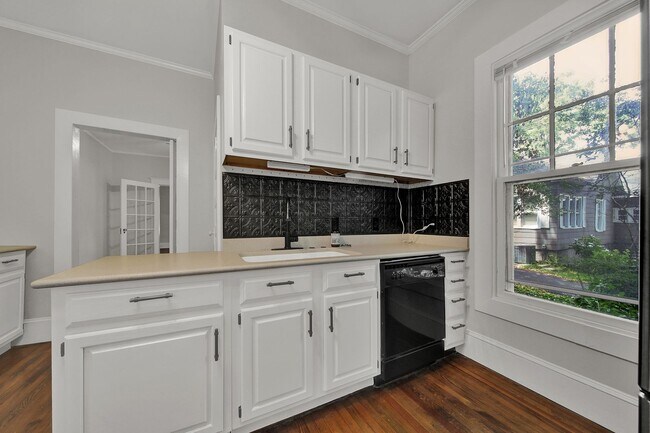 Building Photo - Restored Victorian Home