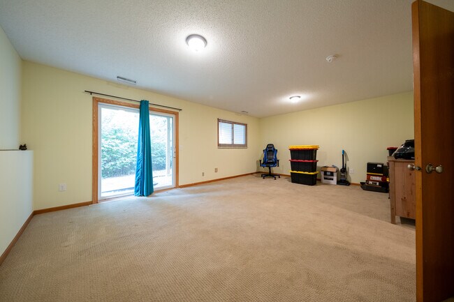Building Photo - 407 Wood Way