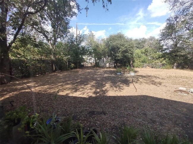 Building Photo - 1616 Glencrest Dr