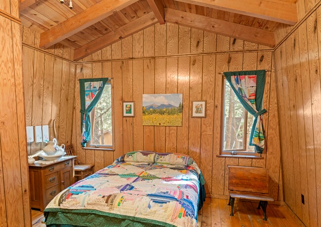 Building Photo - 2888 Echo Cave Ovi