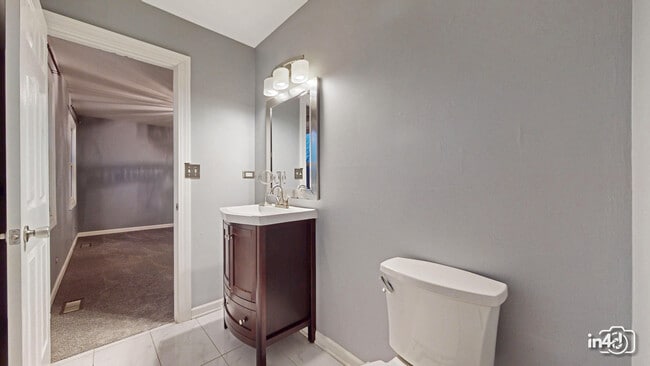 Building Photo - 239 Capitol Dr