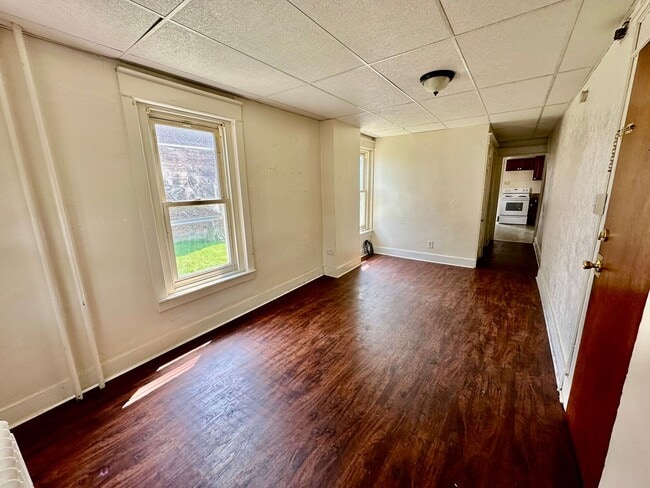 Building Photo - 1012 S Hall St