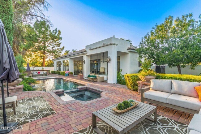 Building Photo - 2061 E Prescott Pl