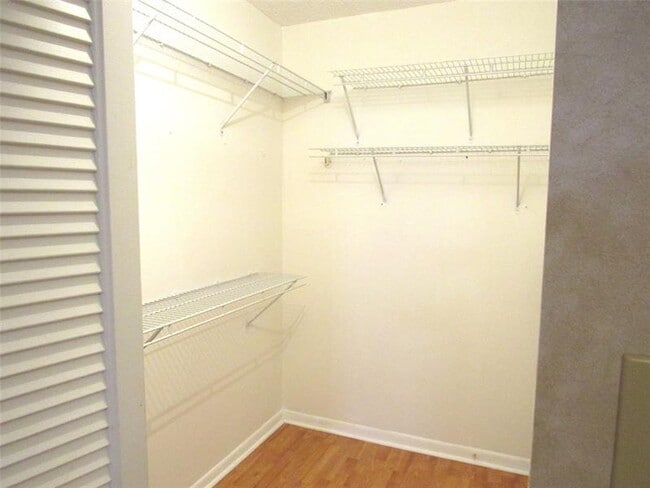 Building Photo - 2804 Victoria Way