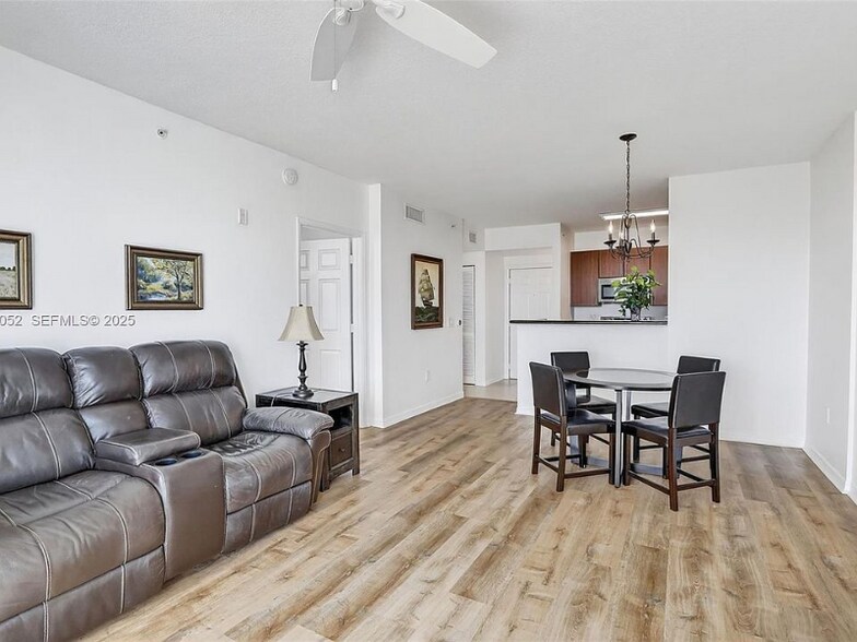 Building Photo - 2421 NE 65th St