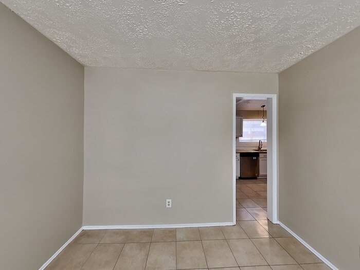 Building Photo - 5927 Woodmancote Dr