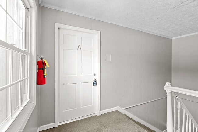 Building Photo - 315 Winding River Dr