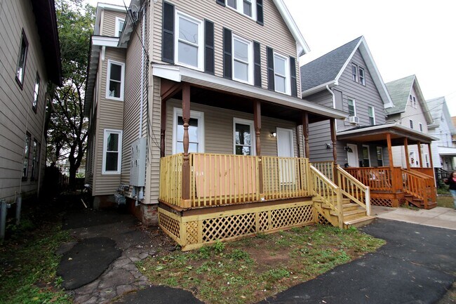 Building Photo - 36 Bright St