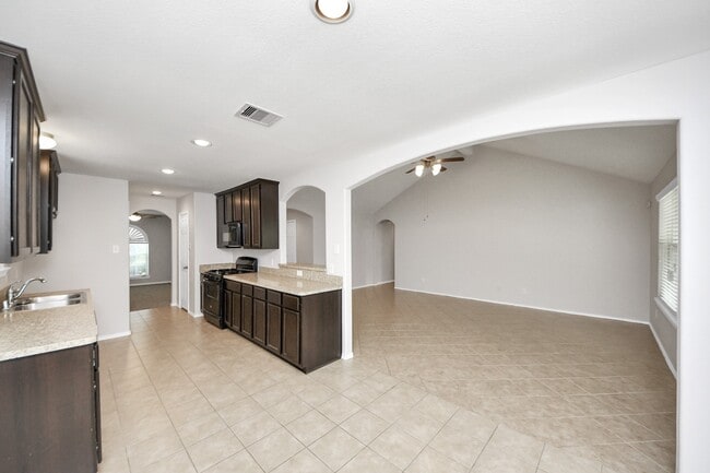 Building Photo - 21823 Wildcroft Dr