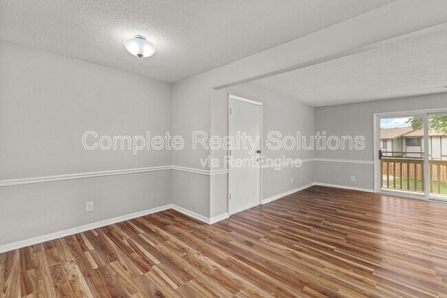 Building Photo - 2042 Gascony Parc Dr