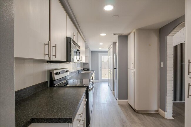 Building Photo - 8725 N 52nd St