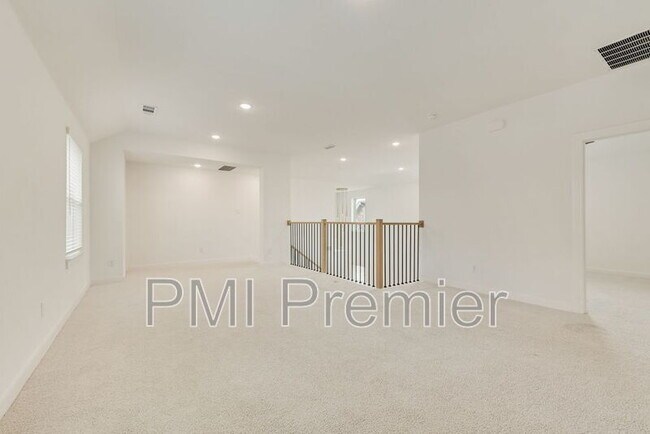 Building Photo - 3948 Mercedes Bend