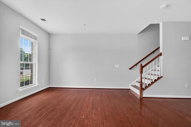 Building Photo - 43845 Centergate Dr