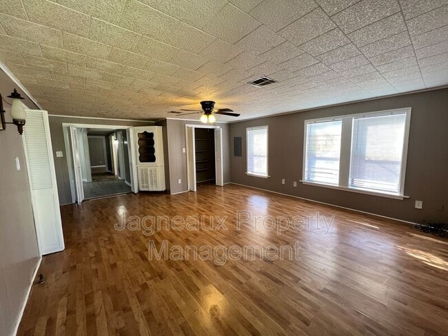 Building Photo - 3105 Deaton St