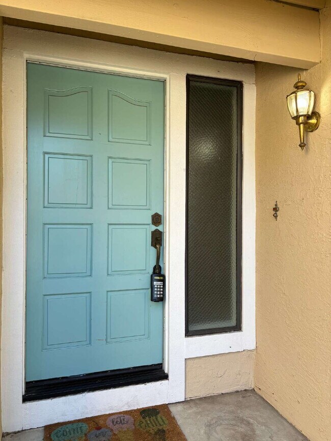 Building Photo - "Charming 3-Bed Home with Fireplace & Pool...