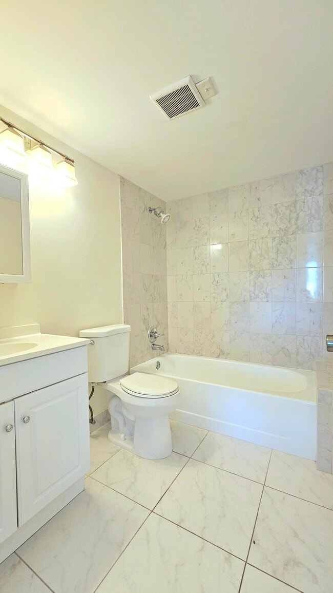 Building Photo - 1001 Green Pine Blvd