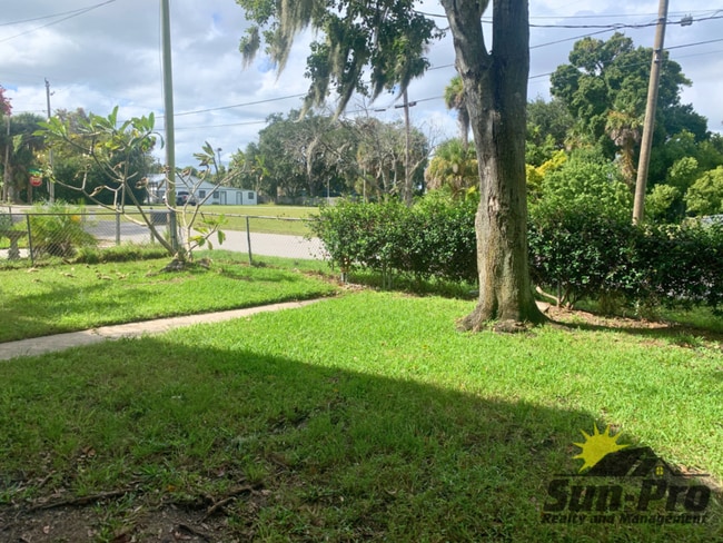 Building Photo - 136 W Pine Bluff St