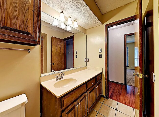 Building Photo - 3306 S 144th E Pl
