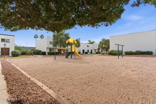 Building Photo - 4308 N Parkway Ave